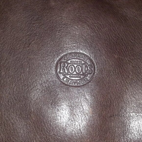 ROOTS-Venetian Village Prince-Crossbody-Chocolate Brown Tribe Leather-Excellent - Picture 4 of 8